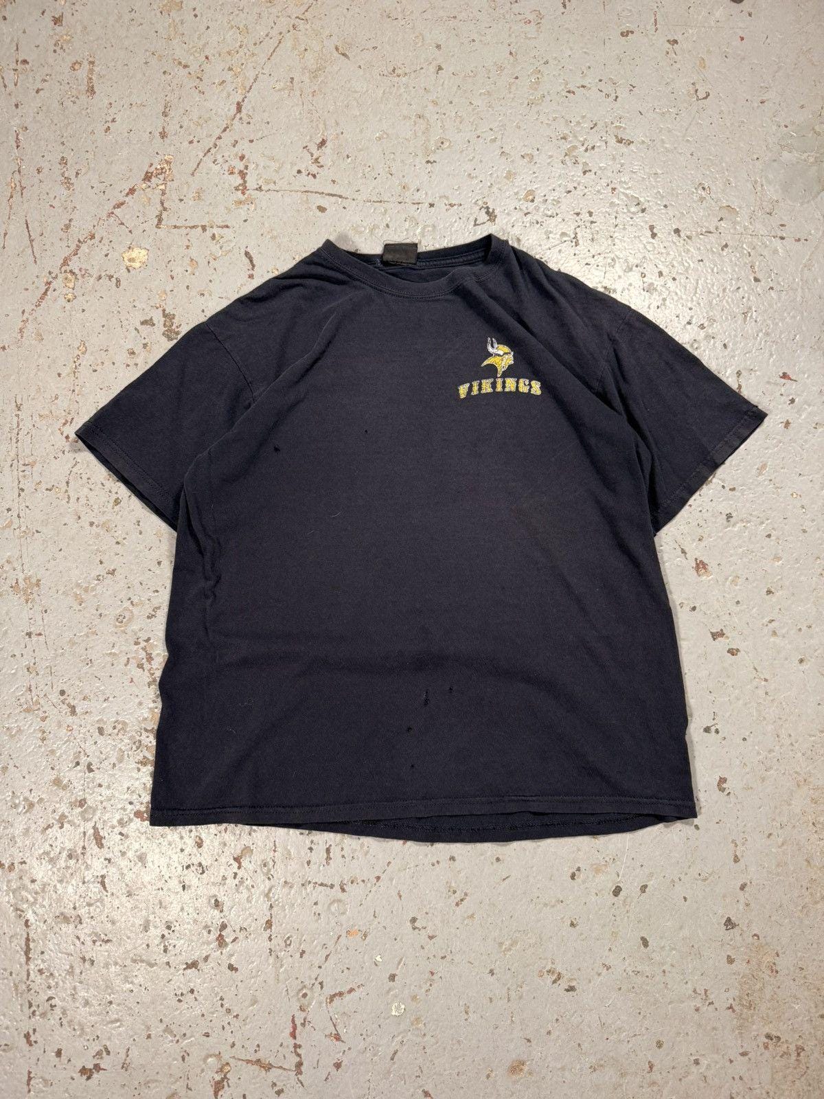 Vintage Minnesota Vikings NFL graphic Distressed Tee