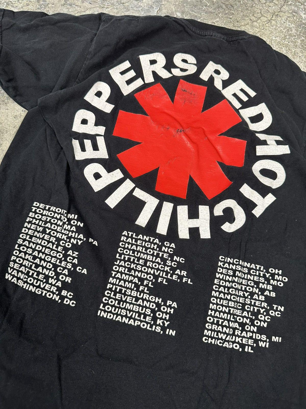 VINTAGE cropped red hot chilli peppers band tee
