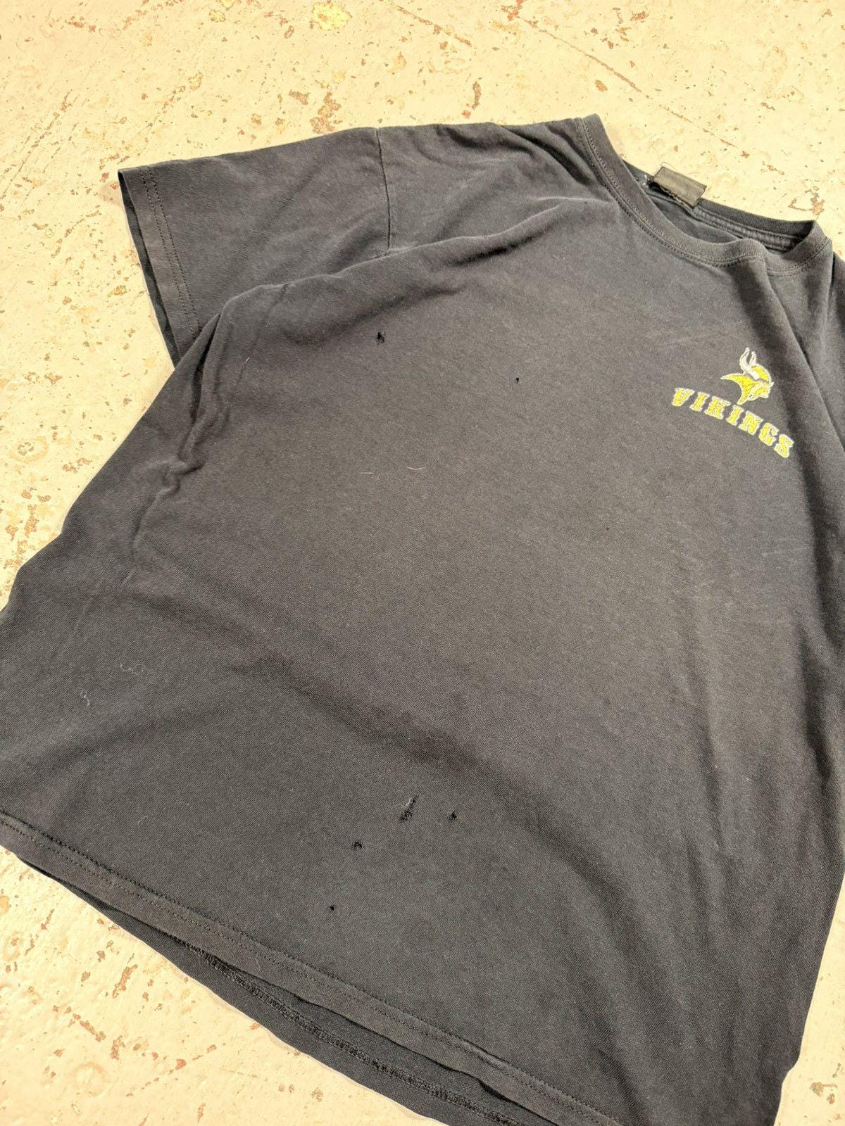 Vintage Minnesota Vikings NFL graphic Distressed Tee