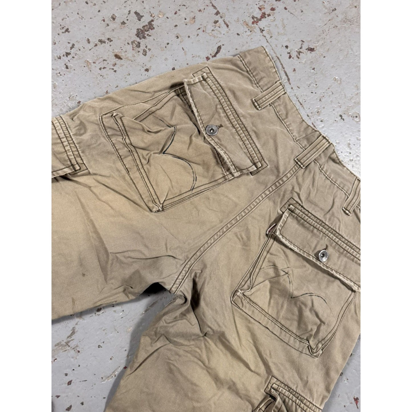 Vintage Sun Faded Levi’s Cargo Shorts Distressed