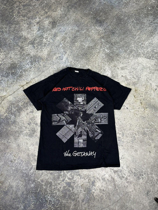 VINTAGE cropped red hot chilli peppers band tee
