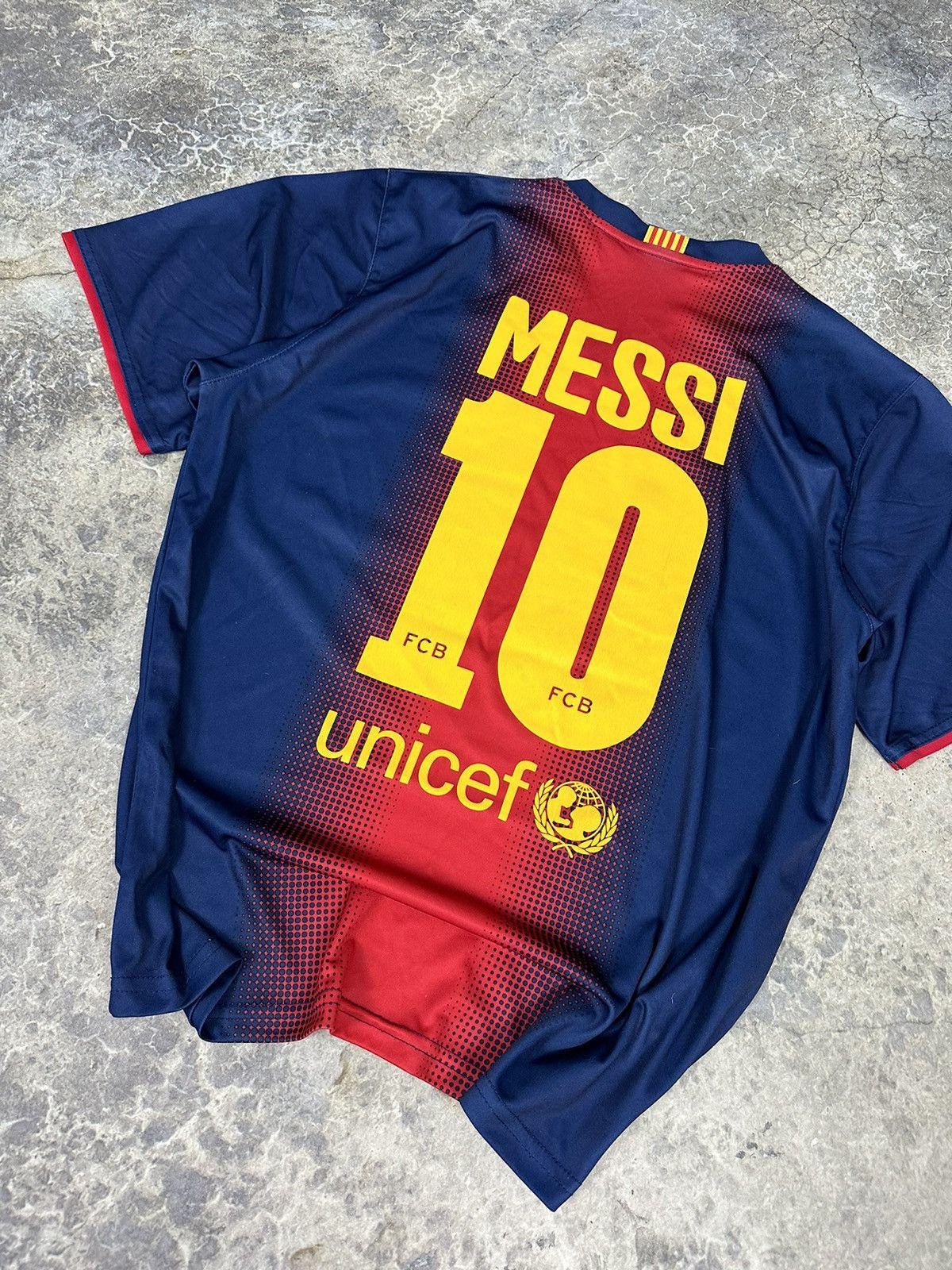 Vintage Barcelona FC Messi jersey