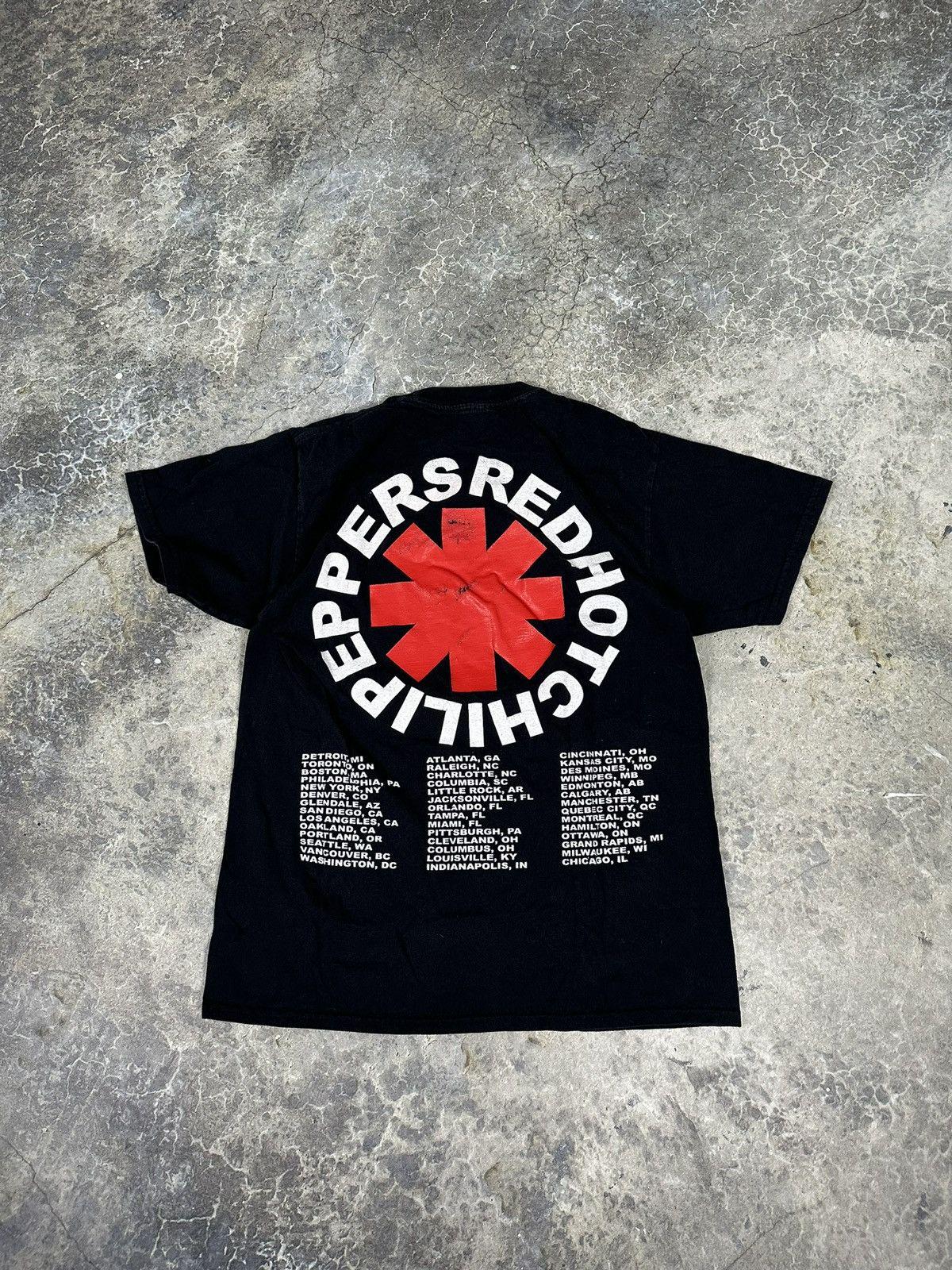 VINTAGE cropped red hot chilli peppers band tee