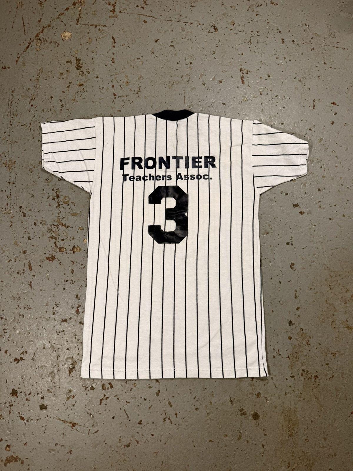 Vintage Russel’s Athletics 1997 Twins Baseball Pinstripe Tee
