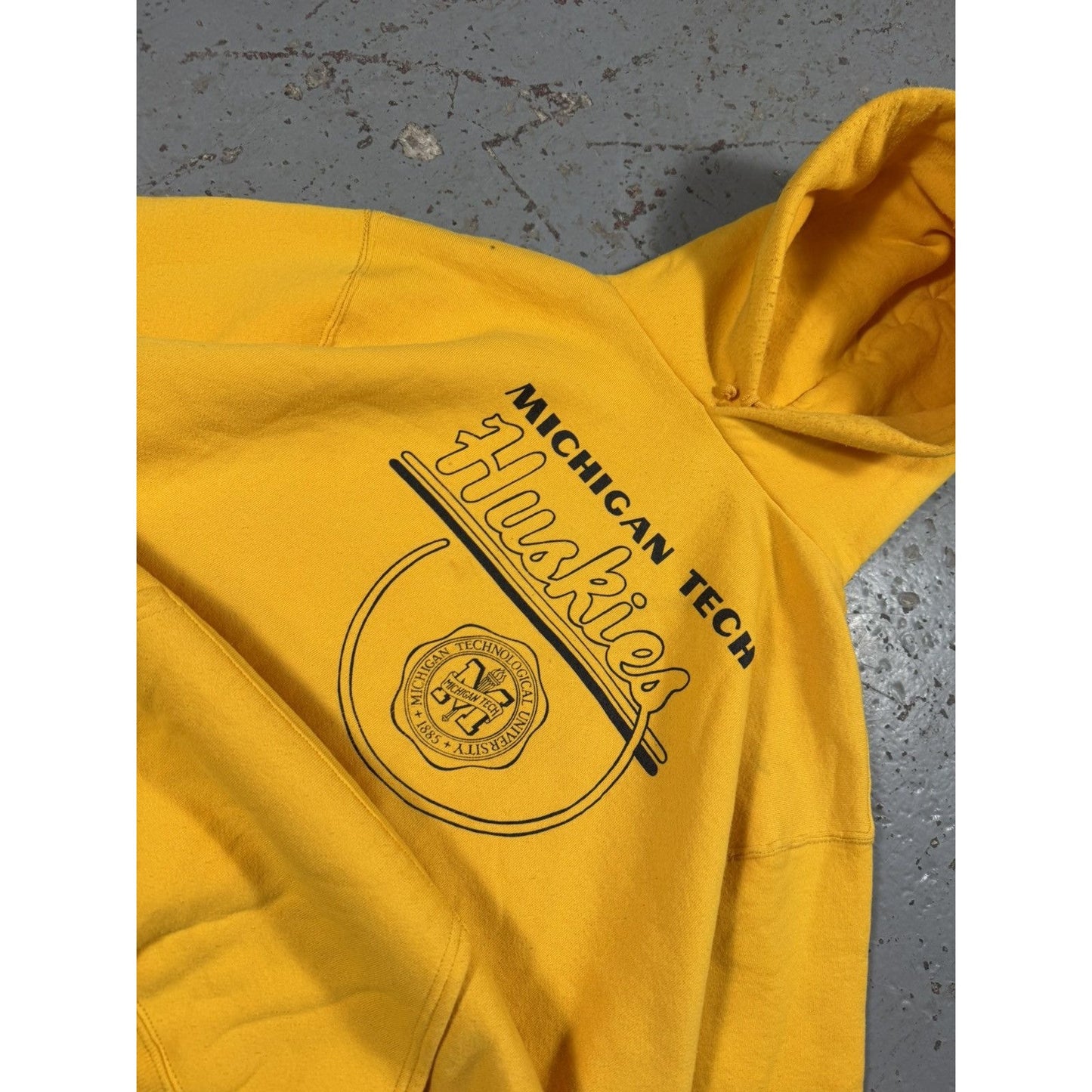 Crazy Vintage Michigan Tech Huskies Russell’s Classic Hoodie