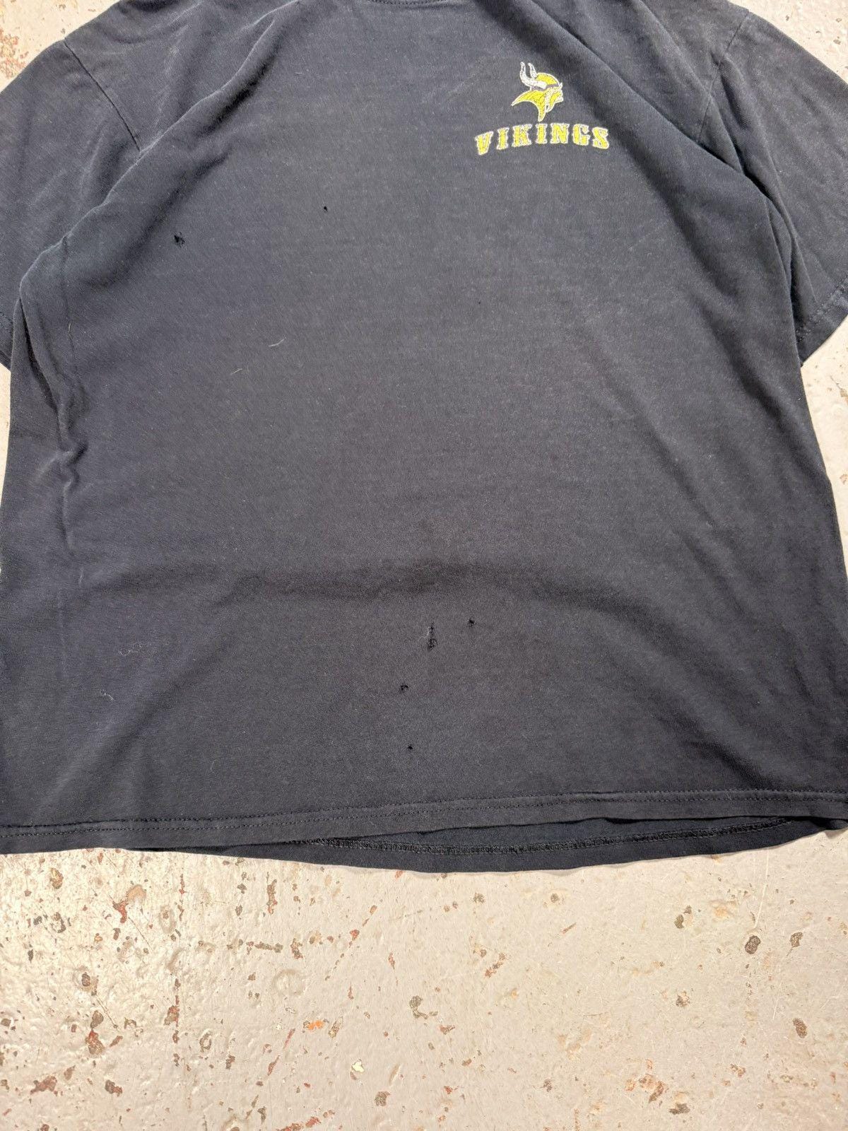 Vintage Minnesota Vikings NFL graphic Distressed Tee