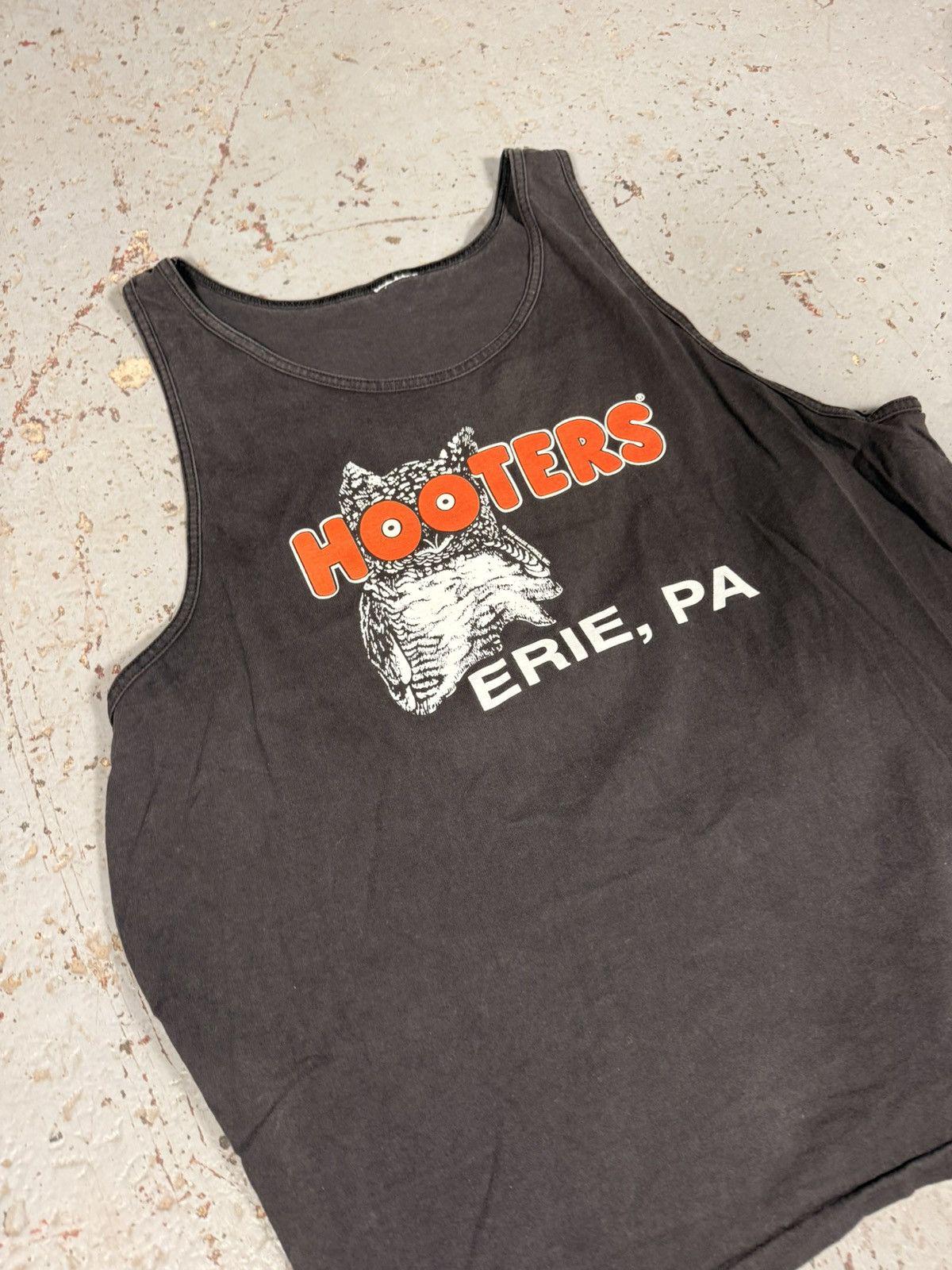 Vintage Hooters Erie PA Tank Top Gym Shirt