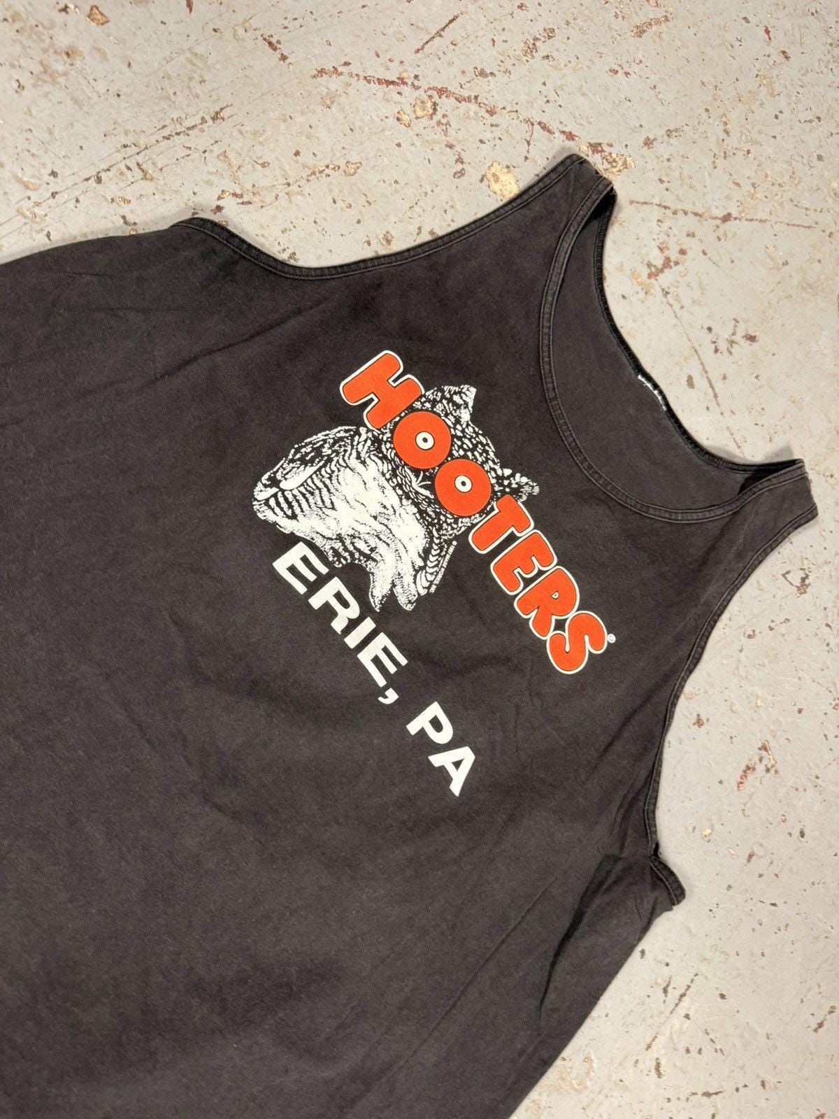 Vintage Hooters Erie PA Tank Top Gym Shirt
